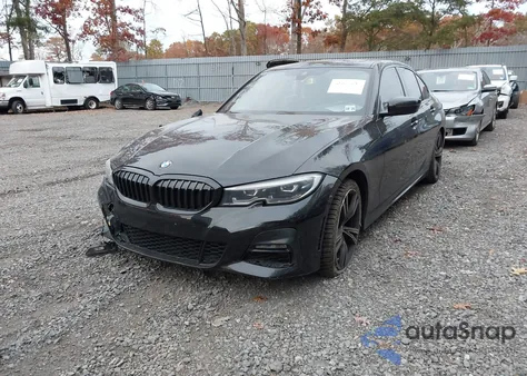 2021 BMW 330I xDrive z USA, uszkodzony, nr VIN 3MW5R7J01M8B48377